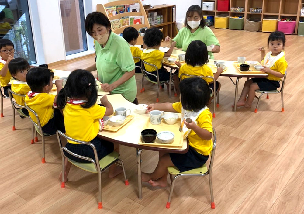 11：00 昼食（3歳から5歳児クラスは12：00）
